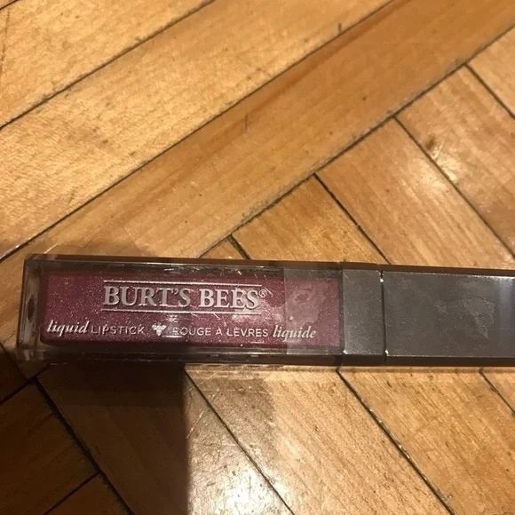 Burt’s bees lipstick nwt​​​​​​​​​​​ - Picture 3 of 4